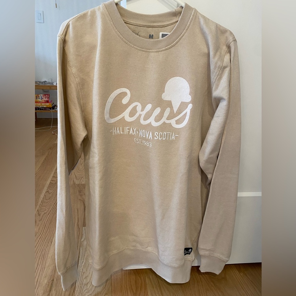 BNWT Cows Crewneck Sweater
